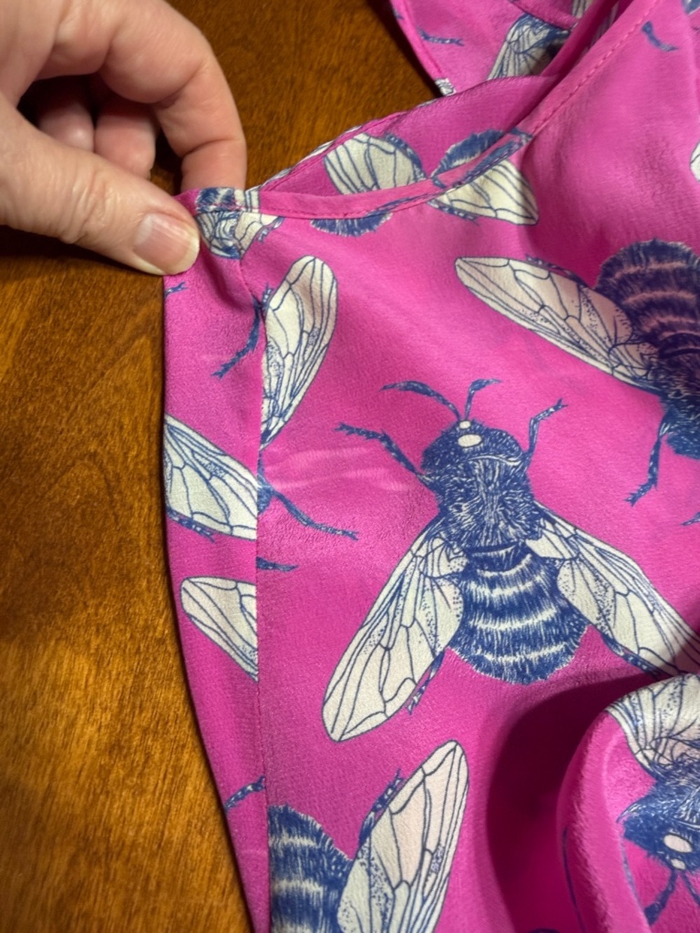 Anthropologie Leifnotes Pollination Silk Pink Bee Print Size 4 - Picture 11 of 11
